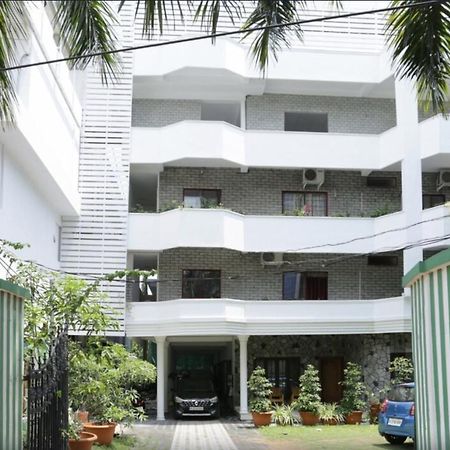 Готель Heaven Gardens Kochi Екстер'єр фото